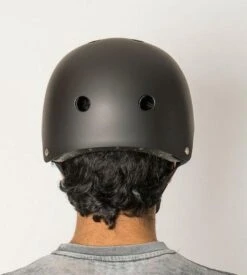 SFR Essentials Skate/BMX Helm Sporthelm - UnisexKinderen En Volwassenen - Zwart Maat S/M: 53-56cm 14 SFR Essentials Skate/BMX Helm Sporthelm - UnisexKinderen En Volwassenen - Zwart Maat S/M: 53-56cm -NIJDAM Sport & Spel Winkel 1079x1200