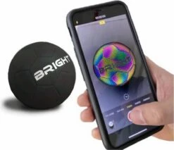 The BRIGHT Lichtgevende Voetbal | Reflecterend | Holografisch | Glow In The Dark | Kinderen En Volwassenen | Unisex | Wit/Zwart/Roze/Blauw/Geel | Maat 5 12 The BRIGHT Lichtgevende Voetbal | Reflecterend | Holografisch | Glow In The Dark | Kinderen En Volwassenen | Unisex | Wit/Zwart/Roze/Blauw/Geel | Maat 5 -NIJDAM Sport & Spel Winkel 1200x1035