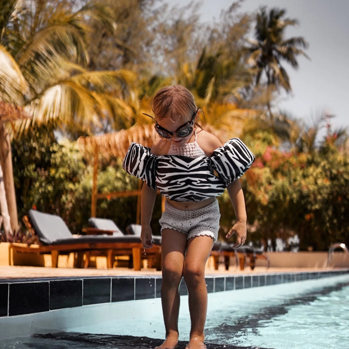 Piikaboo Puddle Jumper Zwemvest Zebra - 2-6 Jaar - 15-30 Kg 1 Piikaboo Puddle Jumper Zwemvest Zebra - 2-6 Jaar - 15-30 Kg