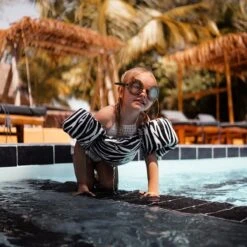 Piikaboo Puddle Jumper Zwemvest Zebra - 2-6 Jaar - 15-30 Kg 9 Piikaboo Puddle Jumper Zwemvest Zebra - 2-6 Jaar - 15-30 Kg -NIJDAM Sport & Spel Winkel 1200x1200 258