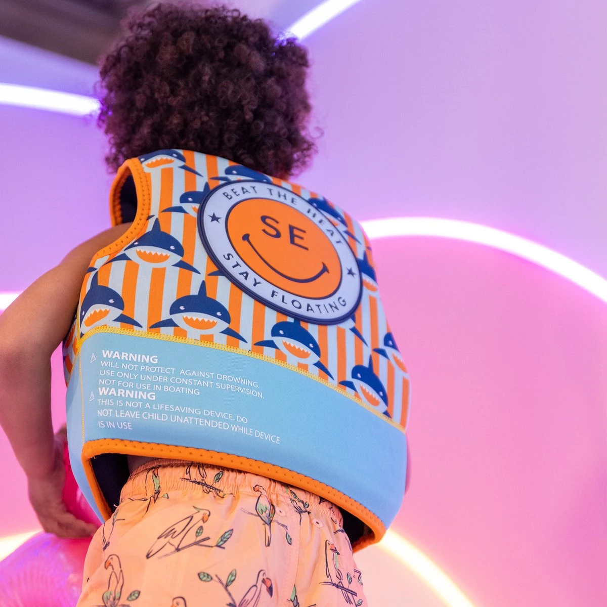 Swim Essentials Zwemvest Kind - Haaien Oranje/Blauw - 18-30 Kg - 4-6 Jaar 12 Swim Essentials Zwemvest Kind - Haaien Oranje/Blauw - 18-30 Kg - 4-6 Jaar - Afbeelding 12