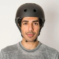 SFR Essentials Skate/BMX Helm Sporthelm - UnisexKinderen En Volwassenen - Zwart Maat S/M: 53-56cm 12 SFR Essentials Skate/BMX Helm Sporthelm - UnisexKinderen En Volwassenen - Zwart Maat S/M: 53-56cm -NIJDAM Sport & Spel Winkel 1200x1200 430