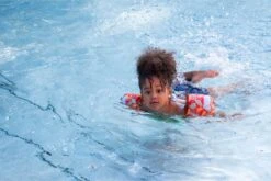 Sevylor Zwemvest - Puddle Jumper Deluxe - Papegaai Design - 15 - 30 Kg -NIJDAM Sport & Spel Winkel 1200x802 1