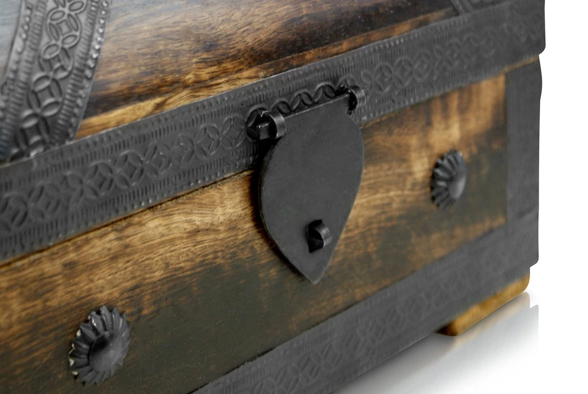 Brynnberg Piratenschatkist - Houten Kist Bruin - Handgemaakt Vintage Met Slot 28x20x20cm - Het Ideale Geschenk (groot Met Slot) - Houten Schatkisten 6 Brynnberg Piratenschatkist - Houten Kist Bruin - Handgemaakt Vintage Met Slot 28x20x20cm - Het Ideale Geschenk (groot Met Slot) - Houten Schatkisten - Afbeelding 6