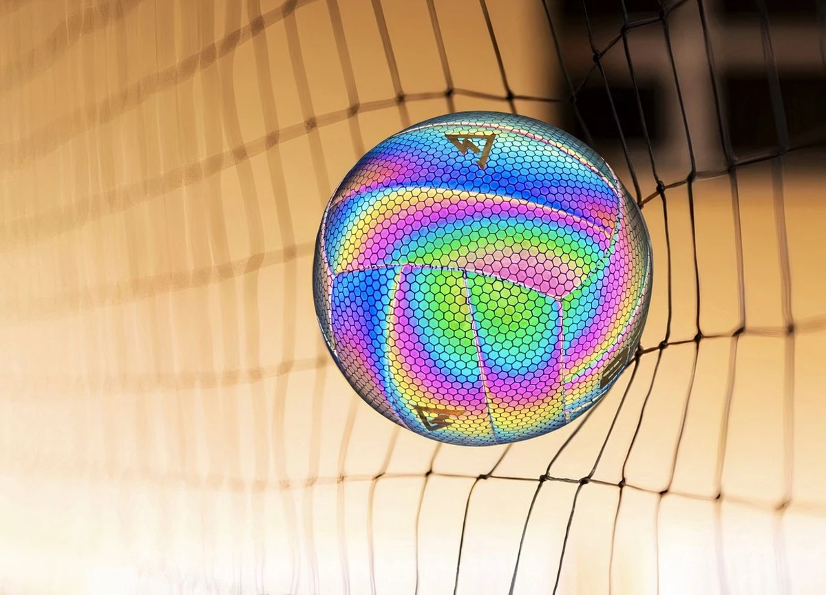 The BRIGHT Lichtgevende Volleybal | Reflecterend | Holografisch | Glow In The Dark | Kinderen En Volwassenen | Unisex | Wit/Zwart/Roze/Blauw/Geel | Maat 5 5 The BRIGHT Lichtgevende Volleybal | Reflecterend | Holografisch | Glow In The Dark | Kinderen En Volwassenen | Unisex | Wit/Zwart/Roze/Blauw/Geel | Maat 5 - Afbeelding 5