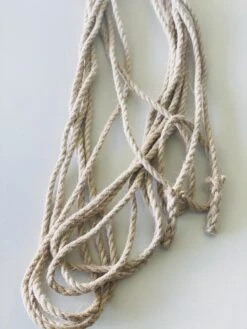 Merkloos Springtouw Hennep | Leba Sport| Springtouw | 10 Meter | Schoolspringtouw | 6 Mm | 3 Strengs | Nederlands Fabrikaat -NIJDAM Sport & Spel Winkel 900x1200 2