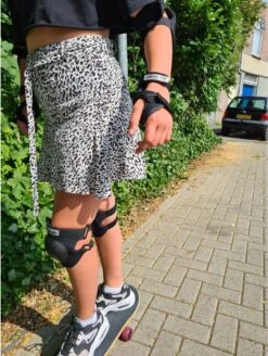 Skate Beschermset Maat L - 9 Tot 10 Jaar - Kinderen - Beschermers Skeelers/ Skate - Kniebeschermers, Elleboog En Polsbeschermers -NIJDAM Sport & Spel Winkel 903x1200 3