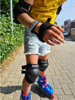 Skate Beschermset Maat L - 9 Tot 10 Jaar - Kinderen - Beschermers Skeelers/ Skate - Kniebeschermers, Elleboog En Polsbeschermers -NIJDAM Sport & Spel Winkel 903x1200 4