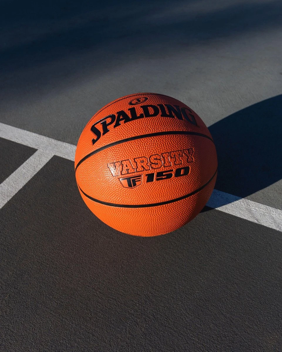 Spalding Varsity TF150 Basketbal Maat 6 Outdoor 8 Spalding Varsity TF150 Basketbal Maat 6 Outdoor - Afbeelding 8