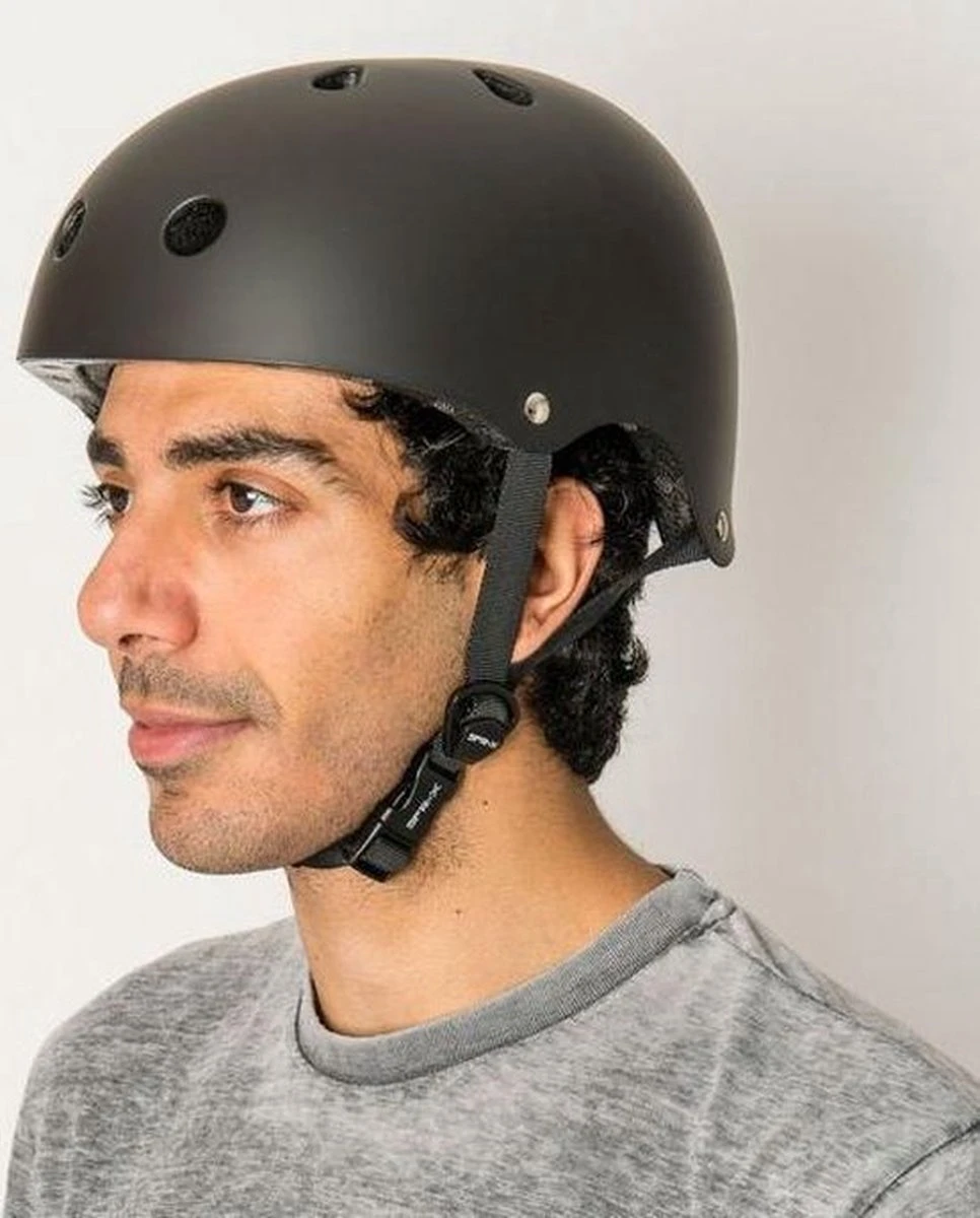 SFR Essentials Skatehelm - 49/52 Cm -Zwart 3 SFR Essentials Skatehelm - 49/52 Cm -Zwart - Afbeelding 3